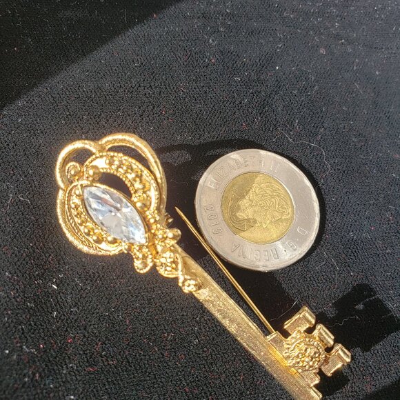 Vintage Brooches - Picture 2 of 11